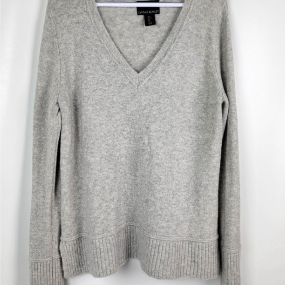 Light gray Cynthia Rowley knit sweater size L